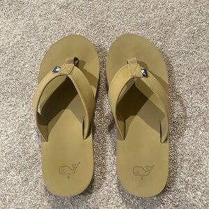 Vineyard Vines Flip Flops